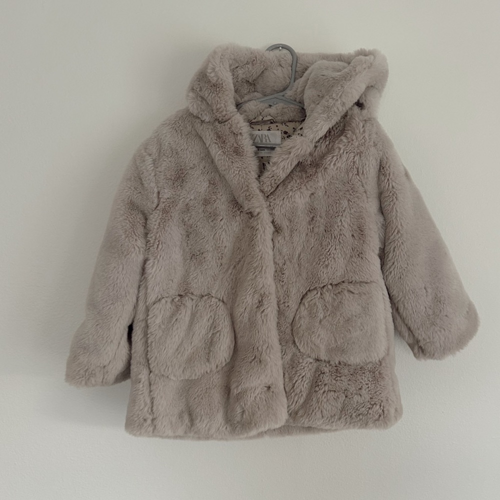 ZARA Girl Fauxfur Coat Jacket Hooded Floral Size 4 - 5 Toddler